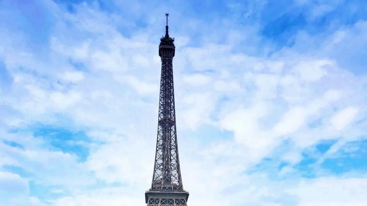 Lebih Dekat dengan Menara Eiffel yang Dikunjungi Rina Nose