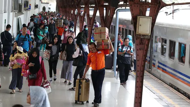 Arus Balik Di Stasiun Pasar Senen