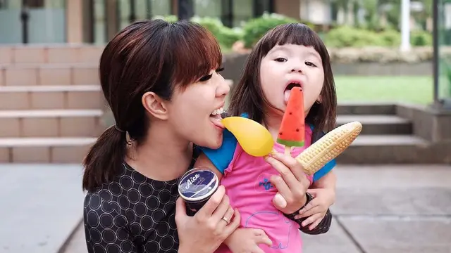 [Bintang] Gisella Anastasia dan Gempita Nora Marten alias Gempi