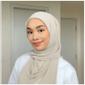 Tips Pakai Hijab Pashmina dari Sofea, Cukup dengan 1 Jarum. foto: Instagram @sofeashra