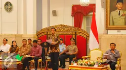 Suasana Sidang Kabinet Paripuna yang dipimpin oleh Presiden Jokowi di Istana, Jakarta, Rabu (1/2). Sidang kabinet tersebut juga membahas pokok-pokok kebijkan fiskal 2018. (Liputan6.com/Angga Yuniar)