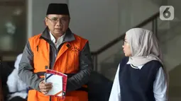 Mantan Menteri Agama, Yaqut Cholil Qoumas (Gus Yaqut - kiri), usai menjalani pemeriksaan lanjutan di Gedung Merah Putih Komisi Pemberantasan Korupsi (KPK), Jakarta, Selasa (2/6/2026). (Liputan6.com/Helmi Fithriansyah)