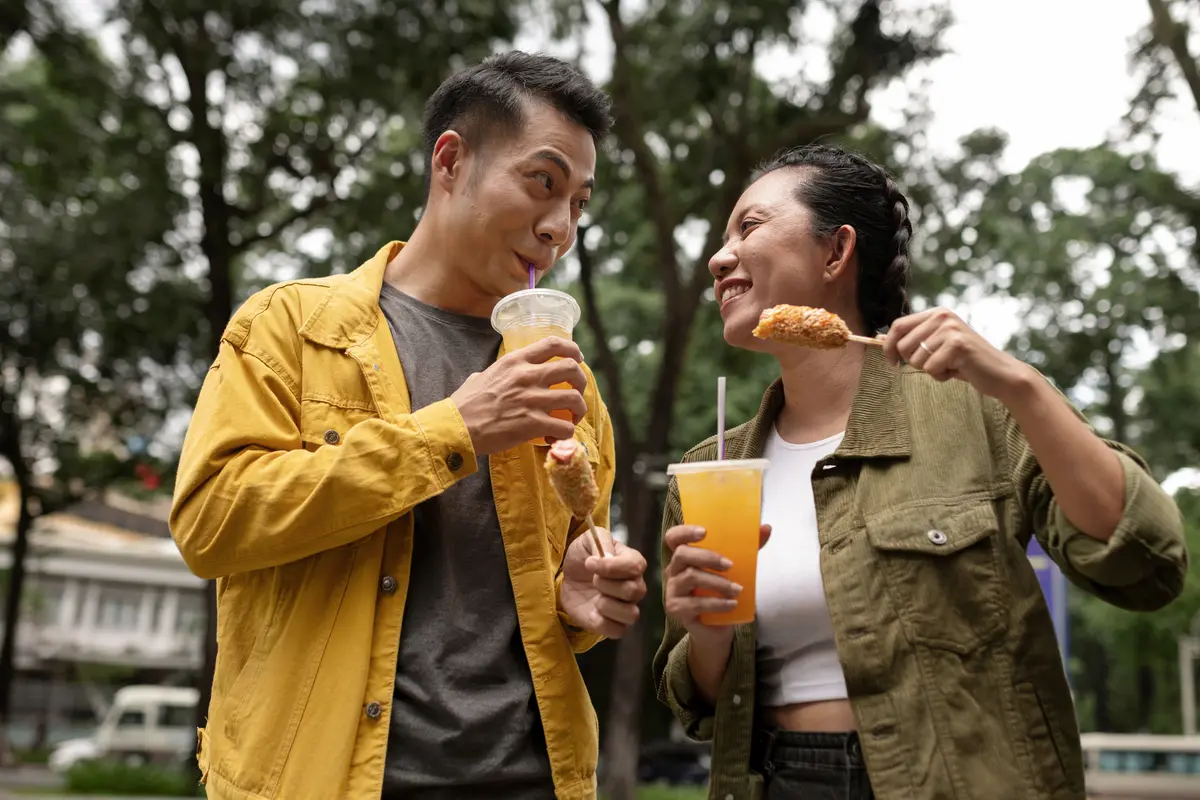 couple bahagia kencan