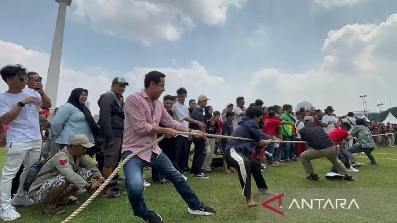 Potret Keseruan Warga Ikut Lomba 17 Agustusan di Monas