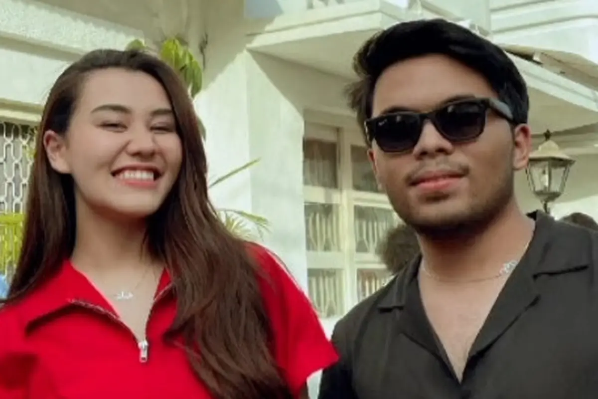 Aaliyah Massaid Naik Sepeda  di Surabaya Bersama Thariq Halilintar