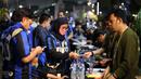 Fans Inter Milan menghadiri acara nonton bareng partai puncak Liga Champions antara Manchester City melawan Inter Milan yang diselenggarakan oleh Inter Club Indonesia (ICI) di Tenis Indoor Senayan, Jakarta, Sabtu (10/6/2023). (Bola.com/Bagaskara Lazuardi)