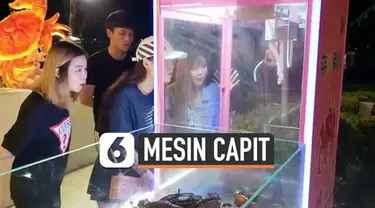 Sebuah restoran di Singapura menggunakan mesin capit kepiting untuk promosi. Tapi promosi itu mengundang kecaman dari para pengguna internet setelah video promosi viral.