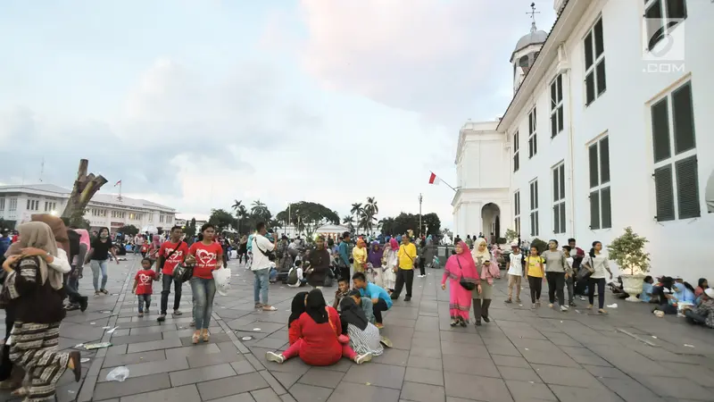 Lebaran Ke-3, Warga Habiskan Libur Lebaran di Kota Tua