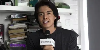 Roger Danuarta membantah kabar bahwa dirinya menggunakan narkoba karena kematian ayahnya. Menurutnya, kurangnya pengetahuan atas bahaya narkoba yang membuat Roger menggunakan narkoba.