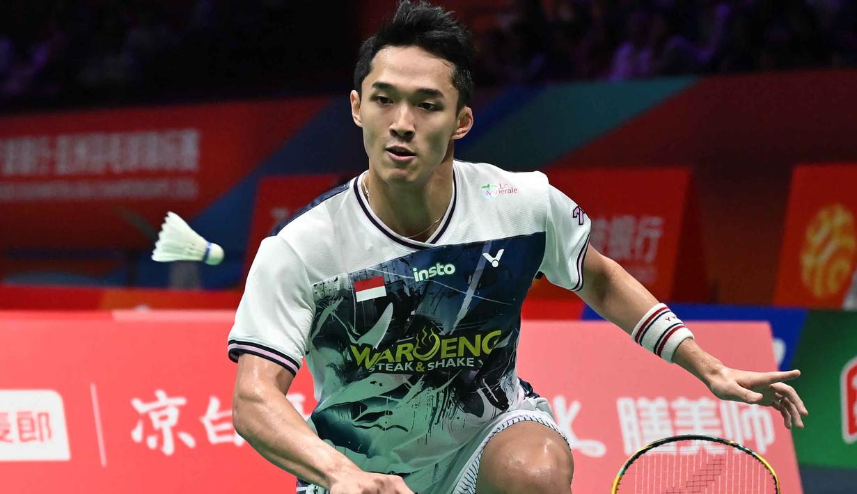 Keberhasilan ini mengulang capaian pada edisi sebelumnya yang juga berhasil menembus perempat final. Tampak dalam foto, tunggal putra Indonesia, Jonatan Christie memukul bola balasan ke arah Yudai Okimoto (Jepang) selama pertandingan babak 16 besar Badminton Asia Championships (BAC) 2026 di Ningbo Olympic Sports Centre, provinsi Zhejiang, Tiongkok timur, Kamis (9/4/2026). (CN-STR/AFP) / China OUT