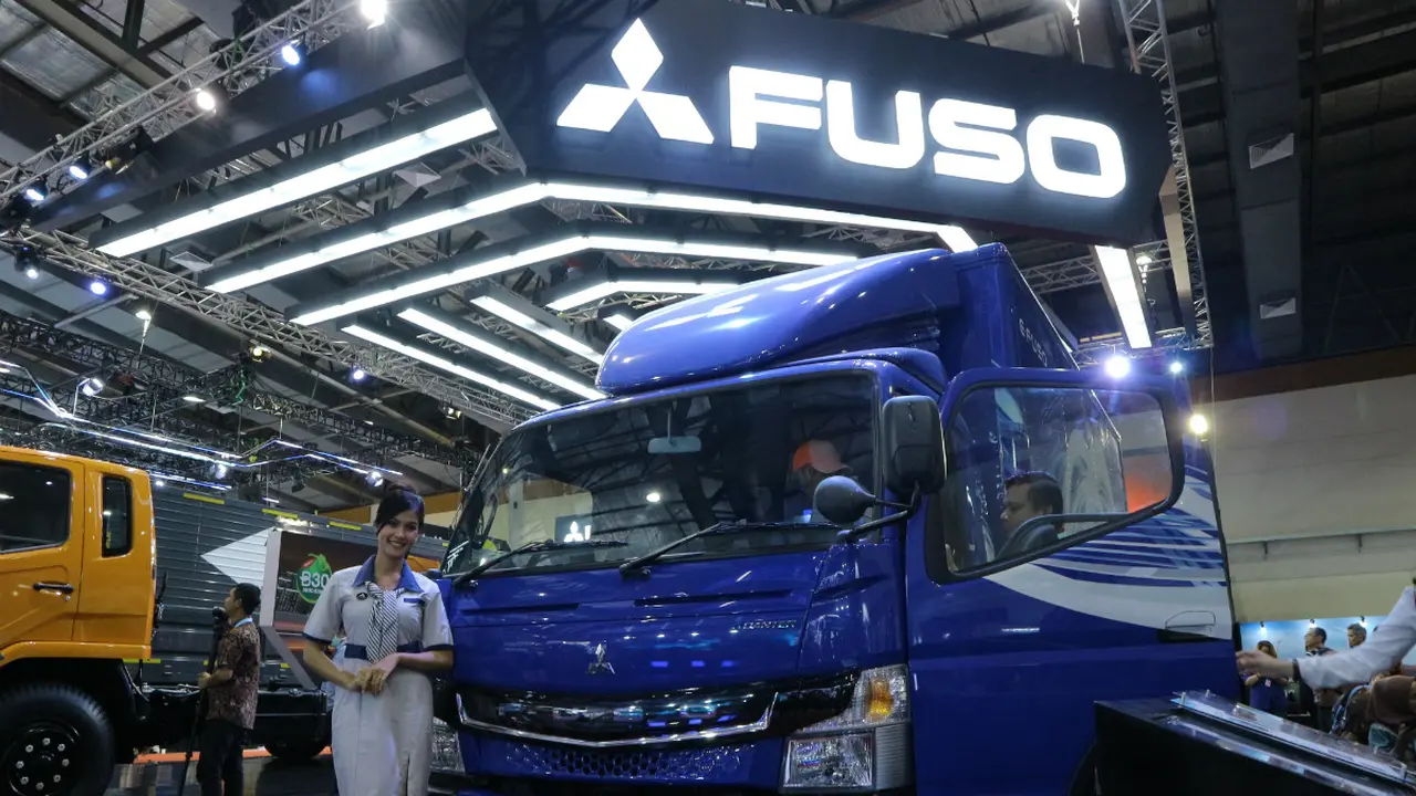 Booth Mitsubishi Fuso