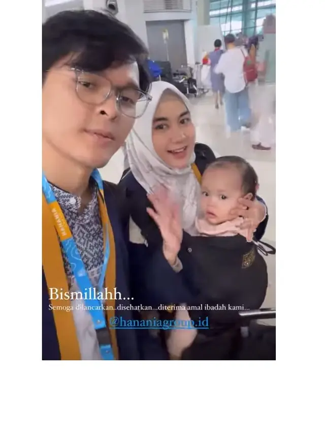 8 Momen Anisa Rahma dan Anandito Dwis Ajak Anak Kembar Jalani Umroh, Curi Perhatian