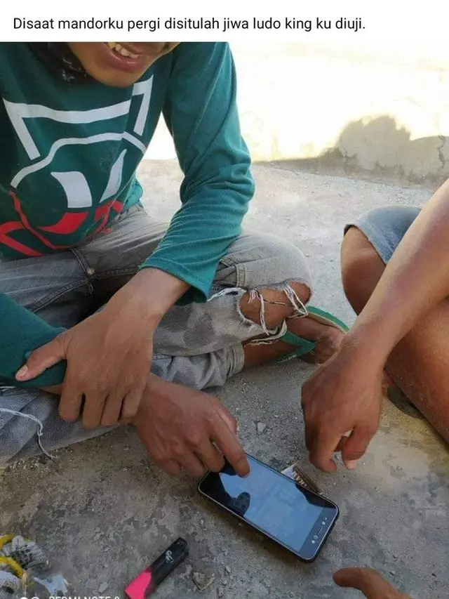 6 Status Facebook Tukang Bangunan Ini Bikin Tepuk Jidat
