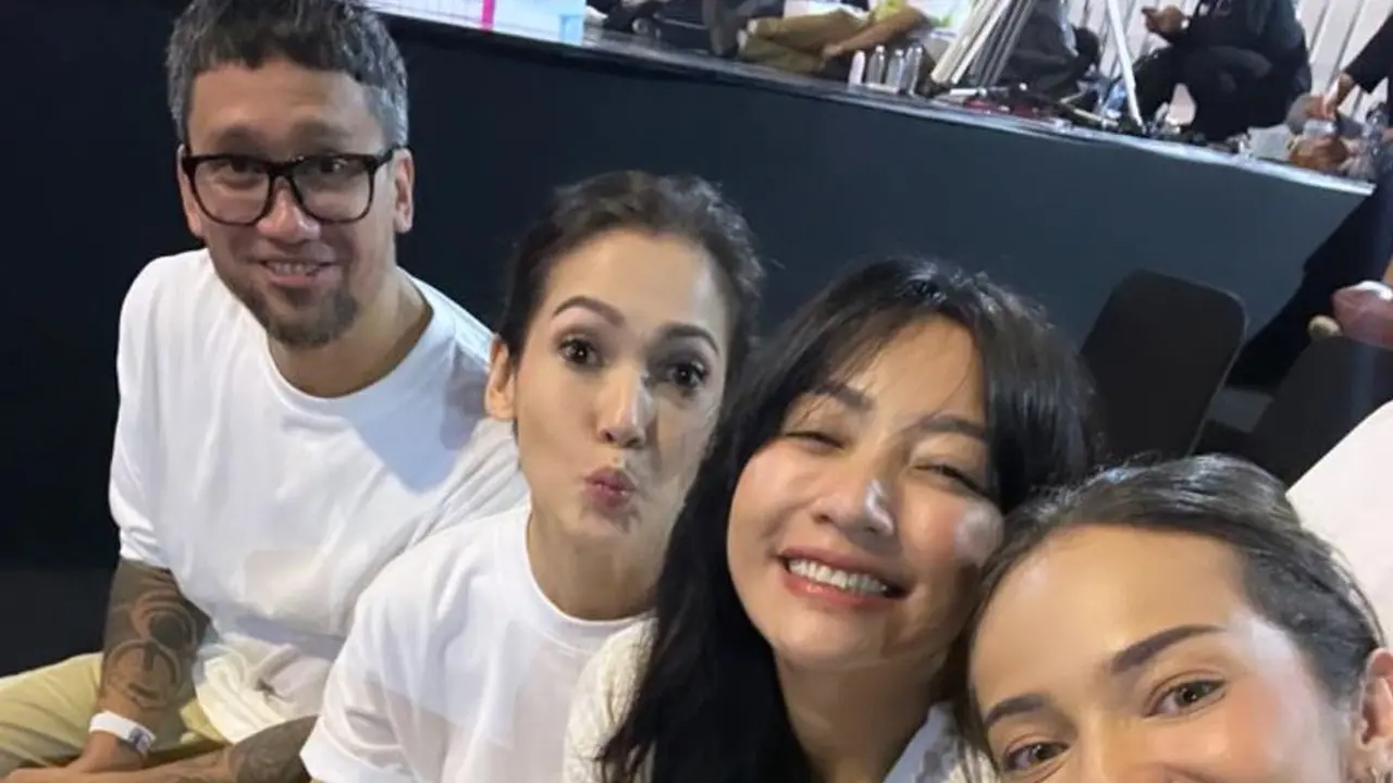 Enzy Storia, Hesti Purwadinata, Meike Amalia &Tora Sudiro