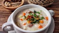 Bubur Kanji Rumbi merupakan makanan khas Aceh yang menggunakan berbagai bumbu rempah berkhasiait. (Foto: Cookpad)