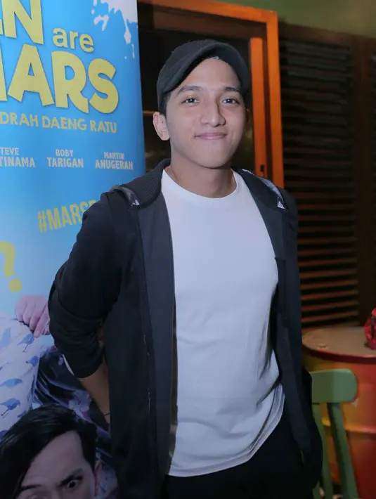 Lantas seperti apa cara Ge bersama kekasihnya menjaga keharmonisan hubungannya. Pasangan ini mengaku salah satunya kumpul bersama dan menghabiskan main monopoli bareng. (Andy Masela/Bintang.com)