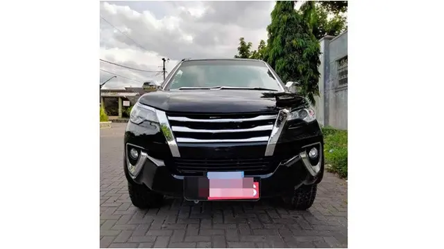 Cerita Lucu Pria Hampir Beli Mobil Fortuner Rp 132 Juta, Warganet: Cuma Konten