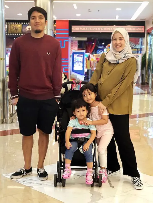 (Instagram/desta80s)