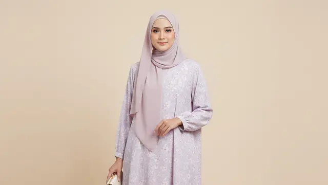 Outfit Sungkeman Nuansa Pastel yang Tetap Sopan dan Elegan. AI