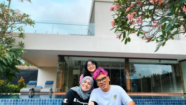 7 Momen Liburan Keluarga Uya Kuya di Bali, Sambil Syuting Video Klip Terbaru Cinta