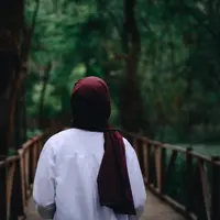 Masalah rambut  dengan hijab (Foto: Ekrulila from Pexels)