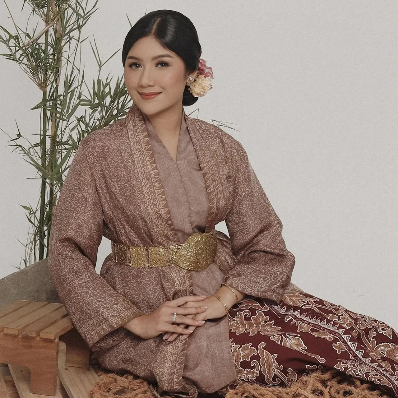 Tampil Unik dengan Kebaya Model Outer, Ini Inspirasinya dari Soimah