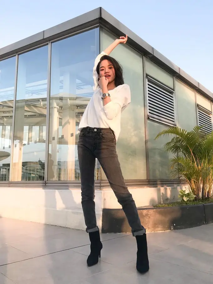 6 Potret Terbaru Ummi Kulsum Quary, Pemain Lenong Kini Bak Seleb Korea