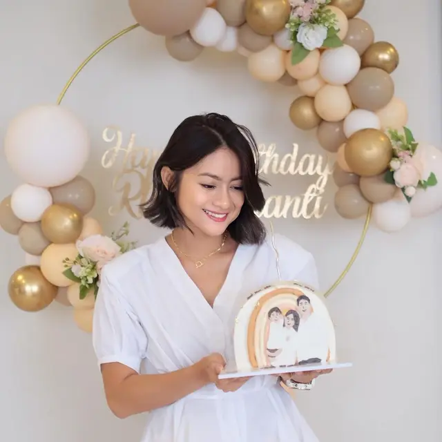 6 Momen Ultah Rini Yulianti Adik Ririn Ekawati, Dapat Ucapan Lewat Zoom