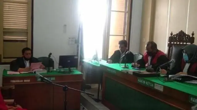 Sidang pencemaran nama baik