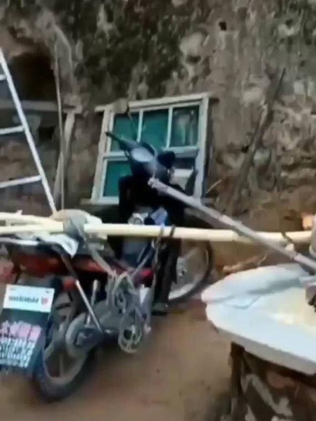 7 Potret Nyeleneh Alih Fungsi Motor, Ada yang Bajak Sawah