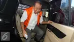 Mantan Kepala Balai Pelaksanaan Jalan Nasional (BPJN) Wilayah Maluku-Maluku Utara Amran H Mustari saat tiba di Gedung KPK untuk menjalani pemeriksaan, Jakarta, Kamis (7/10). (Liputan6.com/Helmi Afandi)