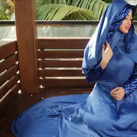 Ternyata Dewi Perssik merupakan mantan anak pesantren. (via Instagram.com/dewiperssik16)