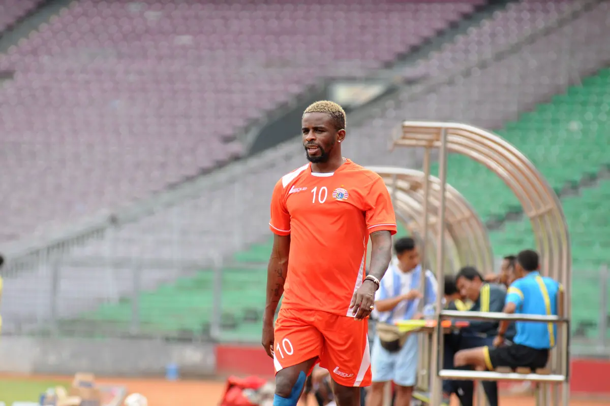 Greg Nwokolo