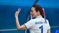 Sosok Madam Pang, miliarder sekaligus manajer timnas Thailand. (Sumber: Instagram/panglamsam)