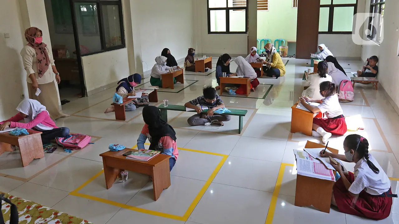 FOTO: Pemkot Bekasi Sediakan Wifi Gratis untuk Siswa Belajar Daring