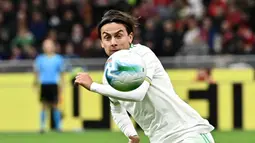 Peluang tersebut sejatinya mampu menyelamatkan AS Roma dari kekalahan setelah kebobolan pada menit ke-39 melalui Strahinja Pavlovic. (AFP/Isabella Bonotto)