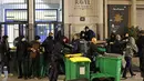 Sebelumnya, serikat pekerja Prancis menolak rencana pemotongan belanja publik yang dinilai tidak adil. (GEOFFROY VAN DER HASSELT/AFP)