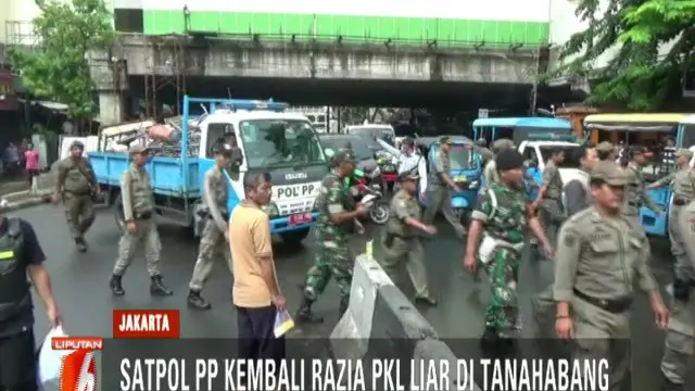 Para pedagang berkilah mereka tetap nekat berjualan di tempat terlarang karena mereka butuh uang untuk memenuhi kebutuhan hidup.