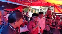 Menpan Rb Azwar Anas menghadiri acara pengobatan gratis di Bogor. (Merdeka.com)
