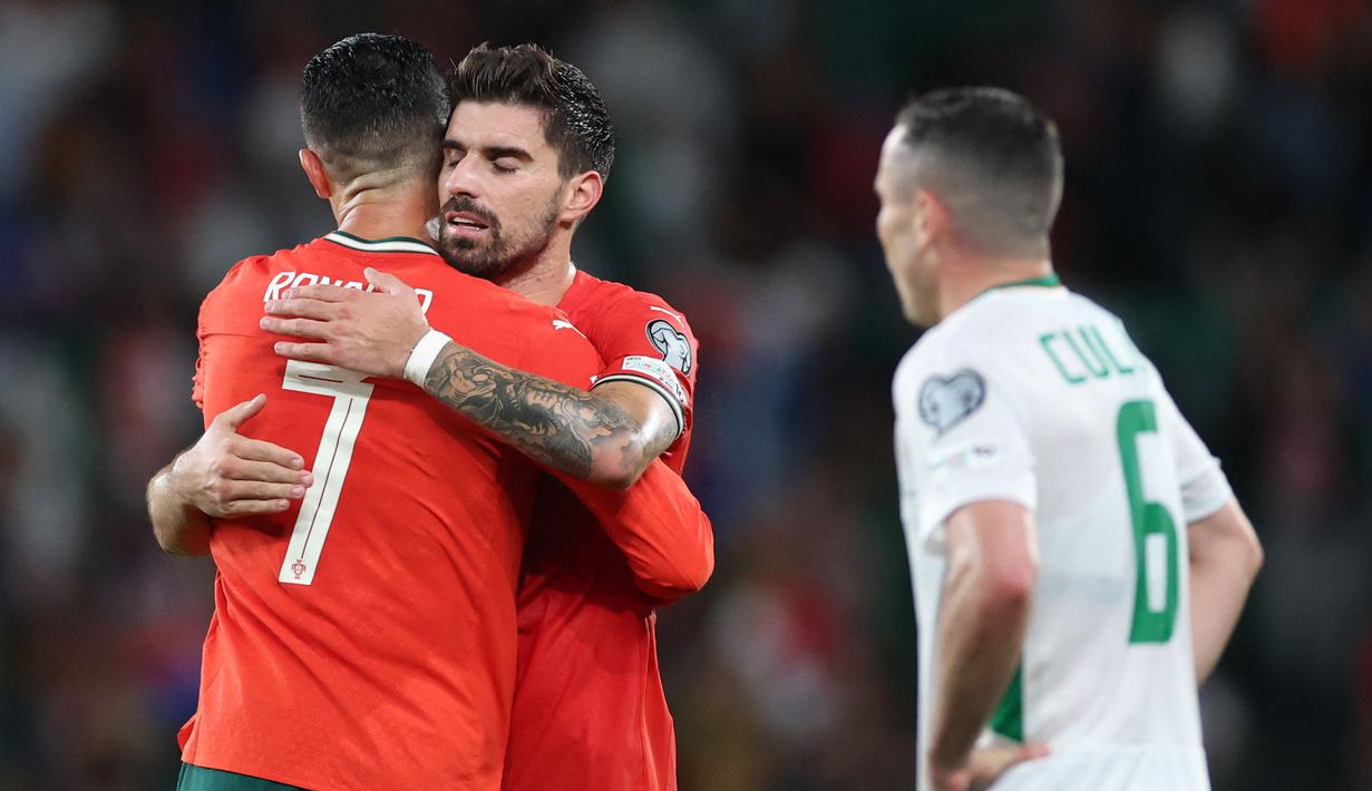 Ruben Neves menjadi penyelamat Portugal sekaligus Ronaldo dalam laga Grup F Kualifkiasi Piala Dunia 2026 melawan Irlandia, Minggu (12/10/2025) dini hari WIB. (AFP/Patricia De Melo Moreira)