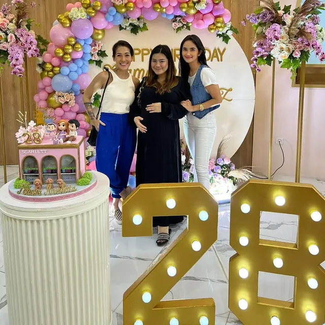 Potret perayaan ultah Felicya Angelista yang ke-28