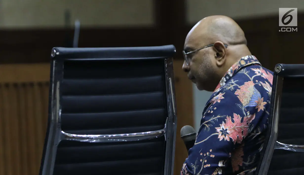 Kurnia Alexander Muskitta saat menjalani sidang pembacaan dakwaan di Pengadilan Tipikor, Jakarta, Rabu (14/8/2019). Kurnia Alexander Muskitta didakwa menjadi perantara suap mantan Direktur Produksi dan Teknologi Krakatau Steel, Wisnu Kuncoro. (Liputan6.com/Helmi Fithriansyah)