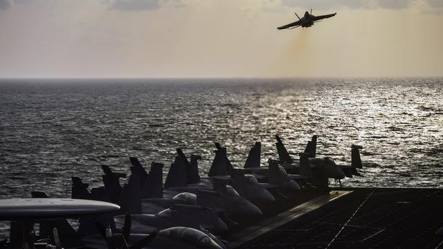 Kehidupan di Kapal Harry S Truman yang Beroperasi Melawan ISIS di Suriah