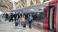 Kereta cepat Whoosh dipadati penumpang selama periode liburan Lebaran 2025. (Foto: PT KCIC)