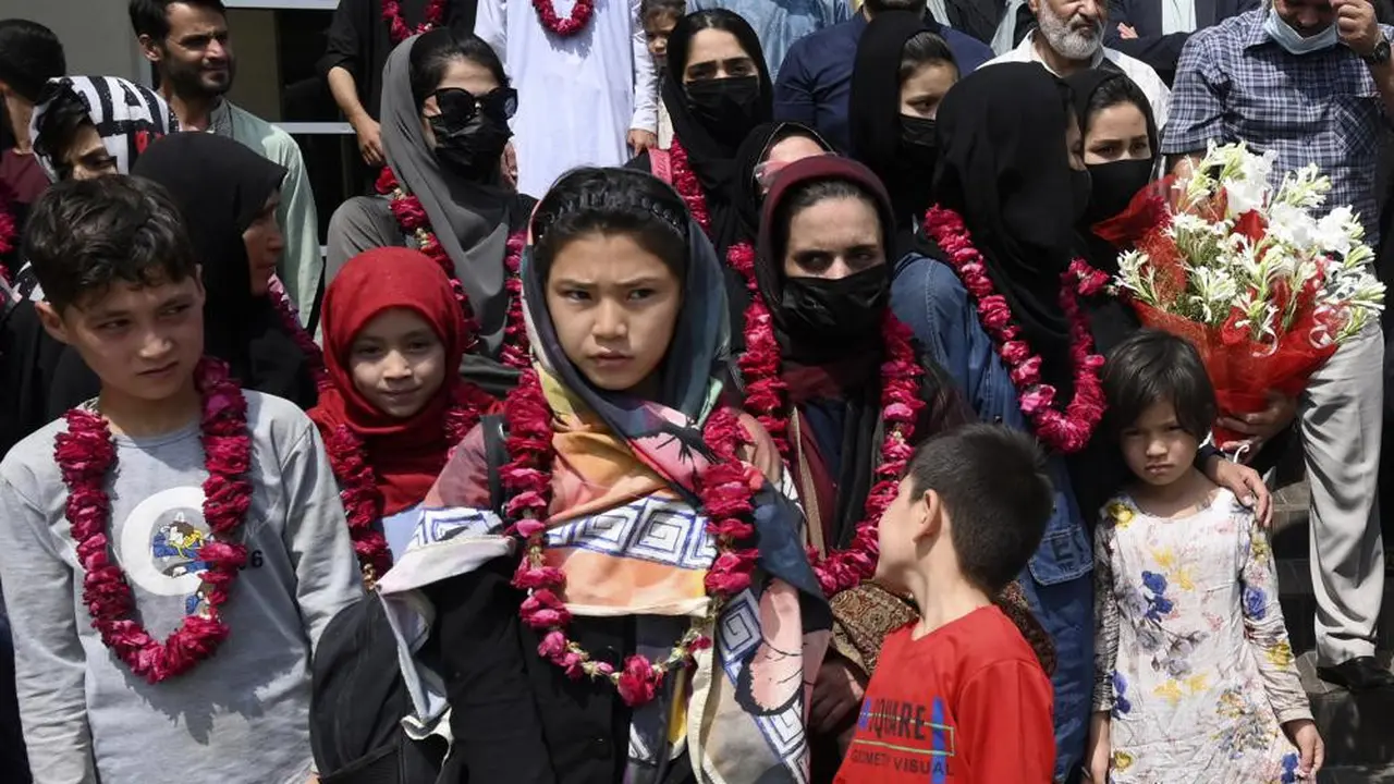 Atlet Afghanistan tiba di Pakistan pada 15 September 2021 (AP Photo)