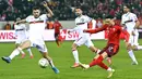 Pemain Swiss Ruben Vargas (kanan) mencetak gol ke gawang Bulgaria pada pertandingan sepak bola kualifikasi Piala Dunia 2022 di Stadion Swissporarena, Lucerne, Swiss, 15 November 2021. Swiss menang 4-0. (Alessandro della Valle/Keystone via AP)