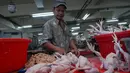 H-4 jelang lebaran harga ayam potong dibeberapa pasar tradisional mengalami kenaikan, Jakarta, Kamis, (24/7/14) (Liputan6.com/ Miftahul Hayat)