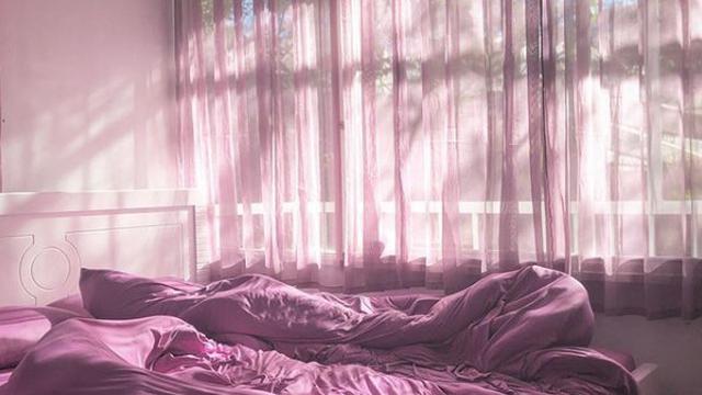 Kamar Tidur Ungu