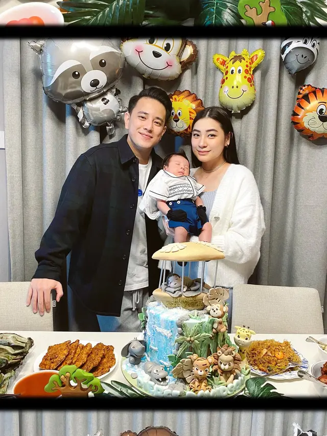 Satu Tahun Menikah, Ini 7 Potret Kemesraan Billy Davidson Bersama Istri