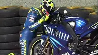 Setelah 19 Tahun Baru Terungkap, Momen Menarik Ketika Valentino Rossi Putuskan Tinggalkan Honda dan Gabung Yamaha pada MotoGP 2004